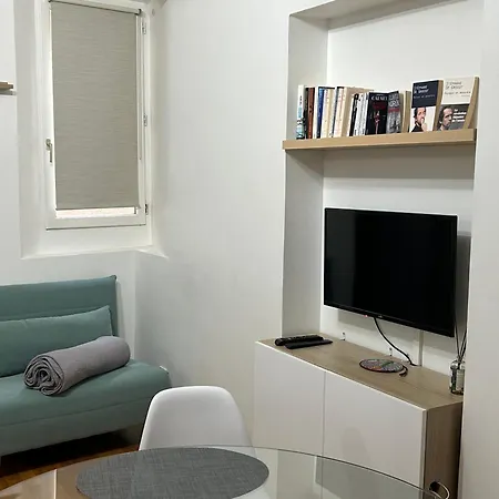 Διαμέρισμα T2 In Center